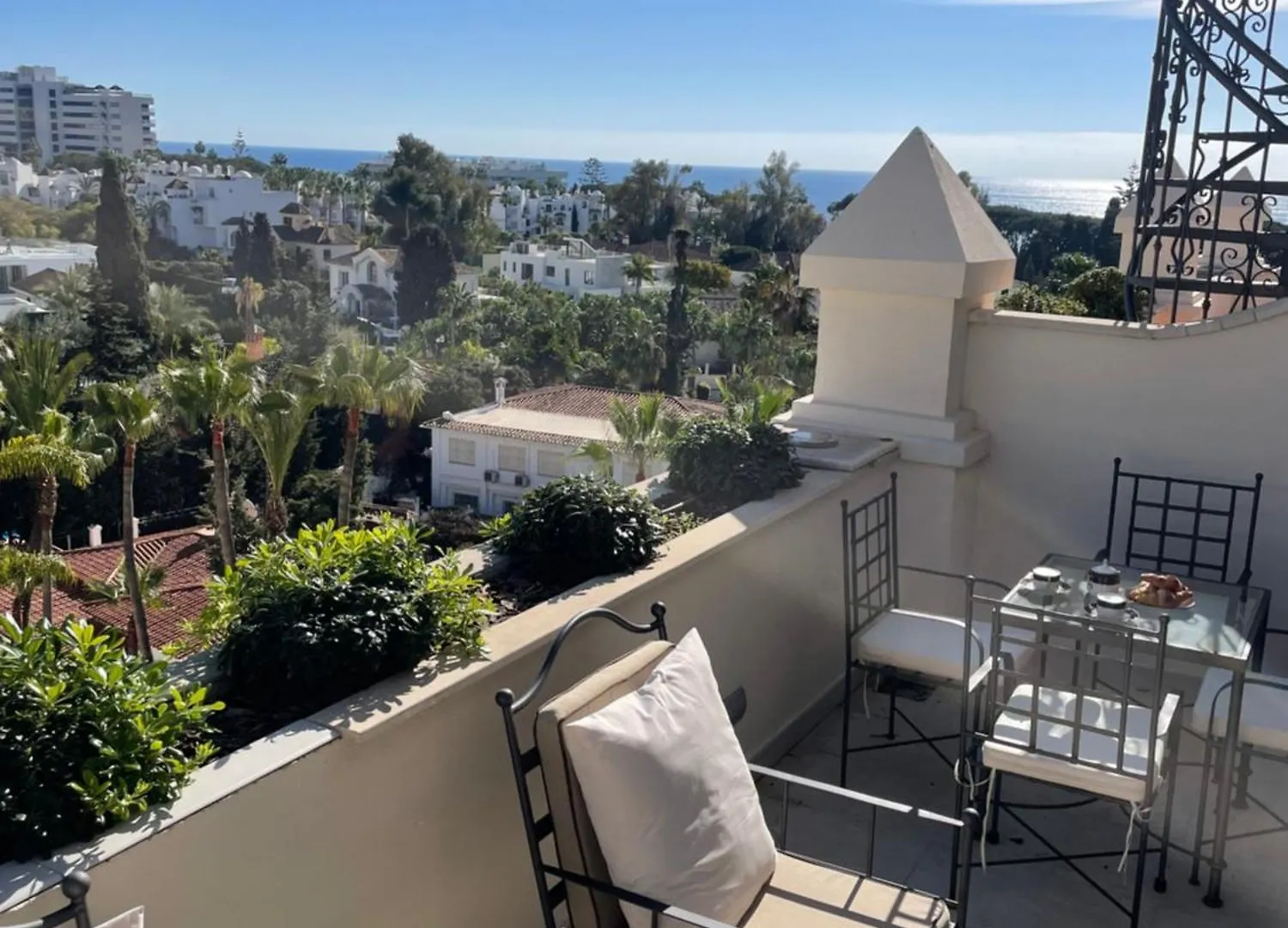 Guadalpin Penthouse Apartment Marbella